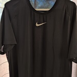 Nike Men's Black Short Sleeve Tee